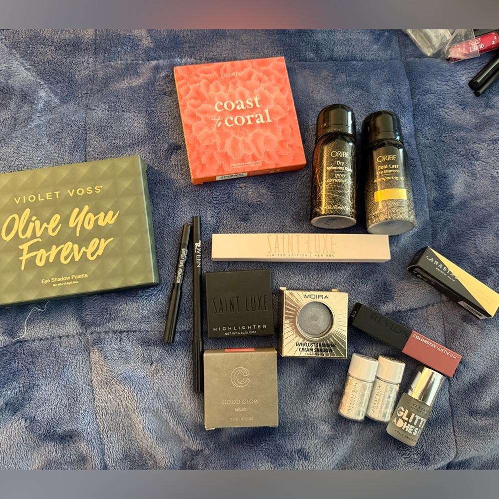 Makeup and Haircare Set with Violet Voss and Oribe